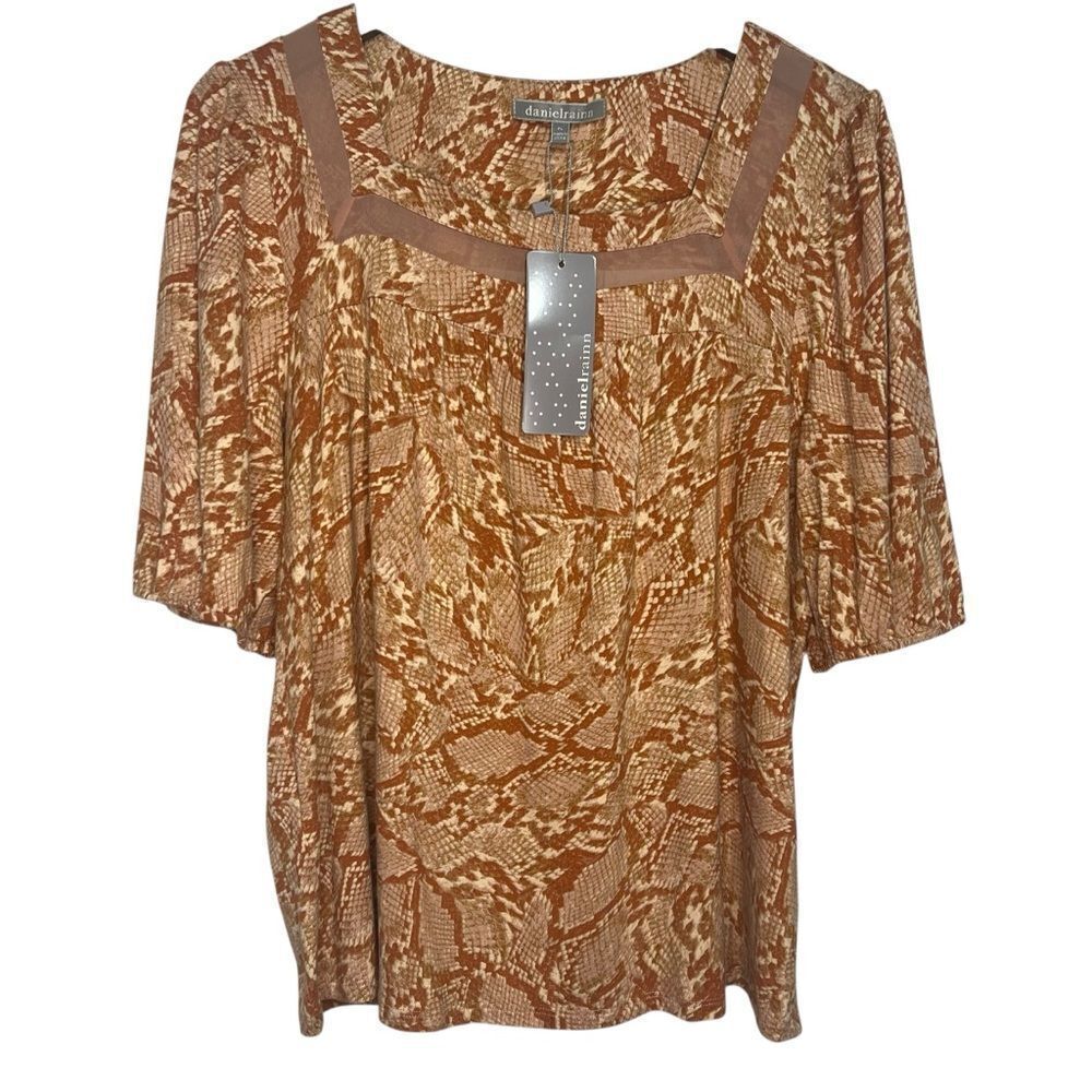 NWT Daniel Rainn Snake Print Knit Top size PL Orange Short Sleeve Pullover